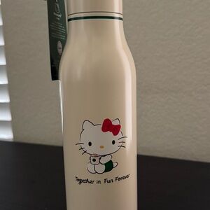 Hello Kitty Starbucks 20 fl oz Insulated Aluminum Water Bottle